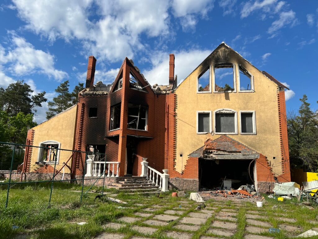 After a Fire Damage: Smart Tips for Restoring Your Home’s Curb Appeal After a Fire Damage: Smart Tips for Restoring Your Home’s Curb Appeal